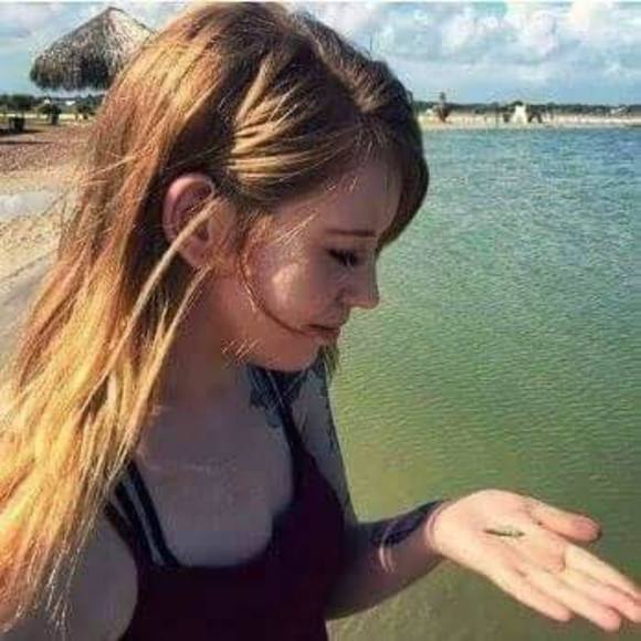 Meet your Posher, Ash - Picture 1 of 1